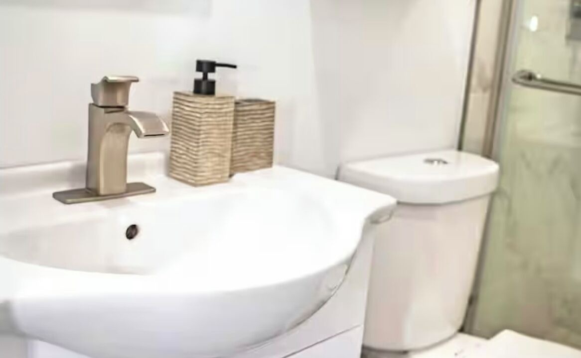 Photo of Bathroom in North Andrews Gardens