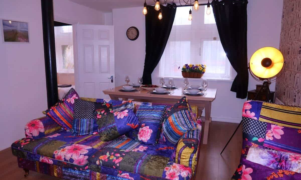 Photo of Others in Cwm Frwd Oer