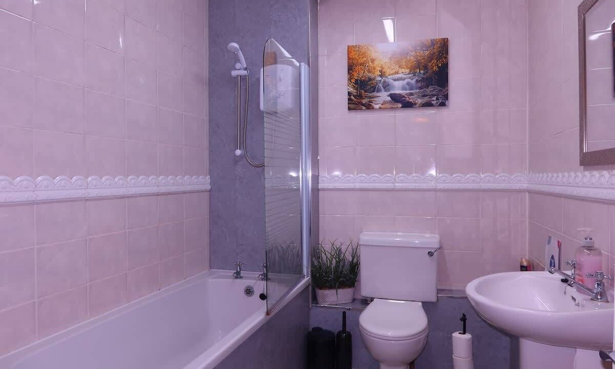 Photo of Bathroom in Cwm Frwd Oer