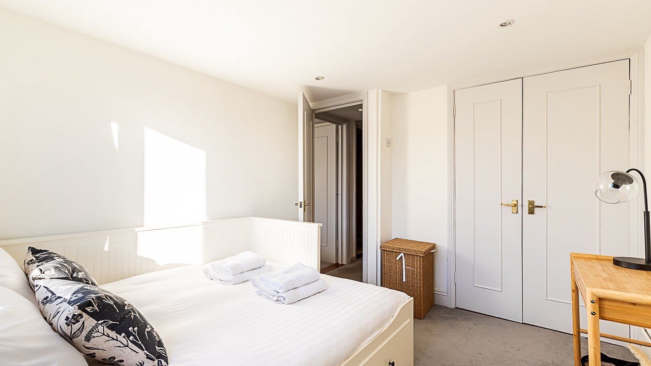 Photo of Bedroom in Ravenscourt Park