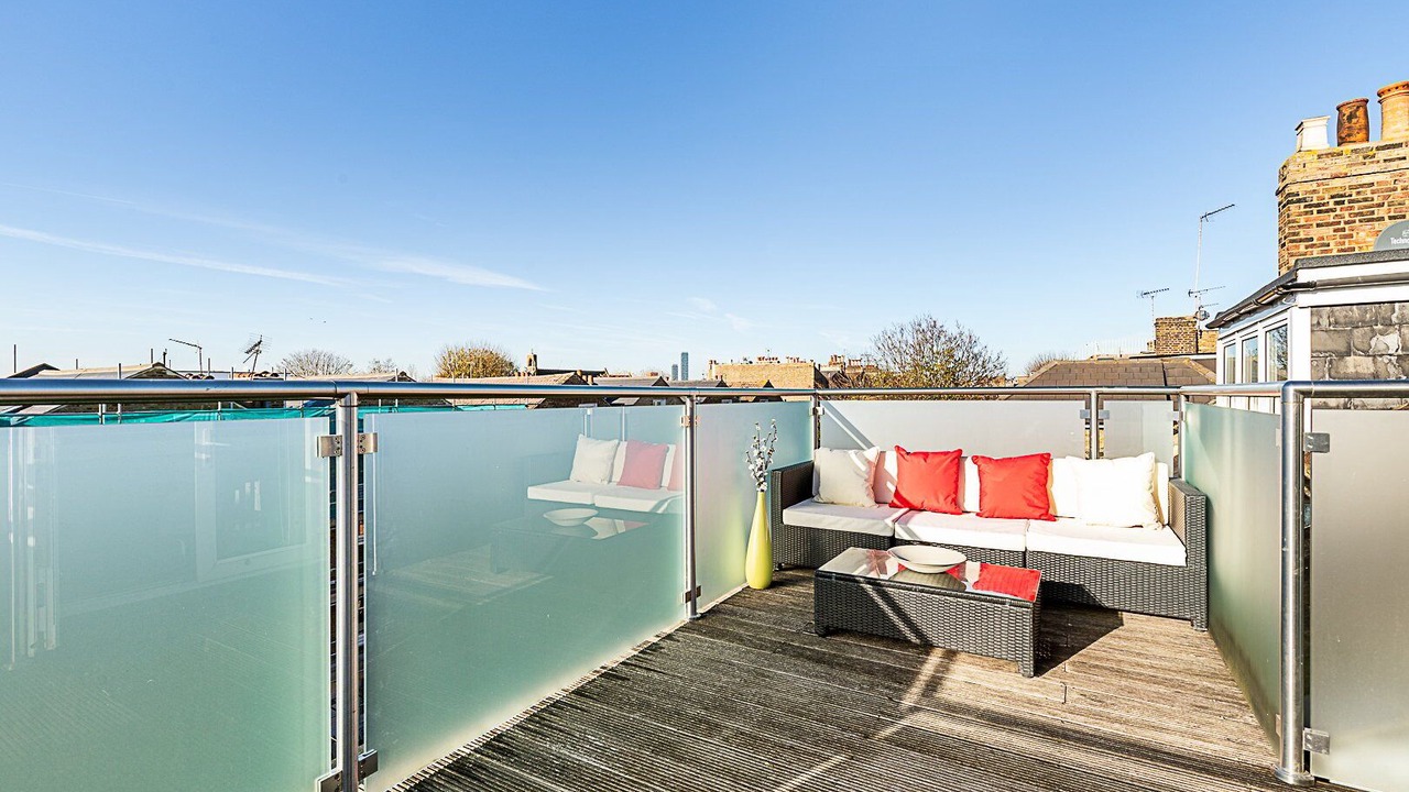 Photo of Patio Balcony in Ravenscourt Park