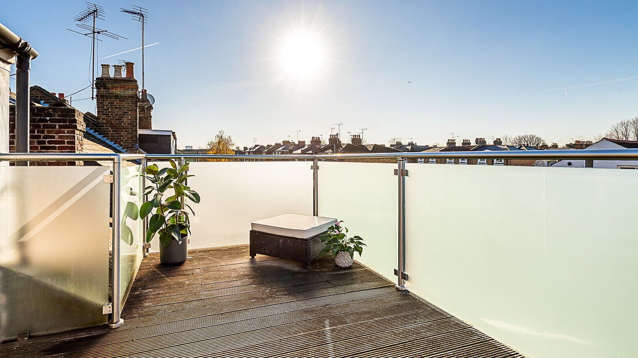 Photo of Patio Balcony in Ravenscourt Park