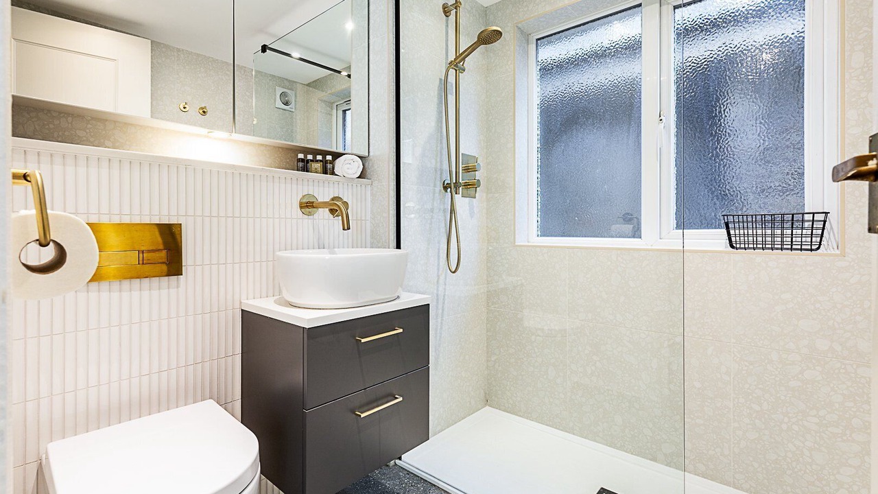 Photo of Bathroom in Ravenscourt Park