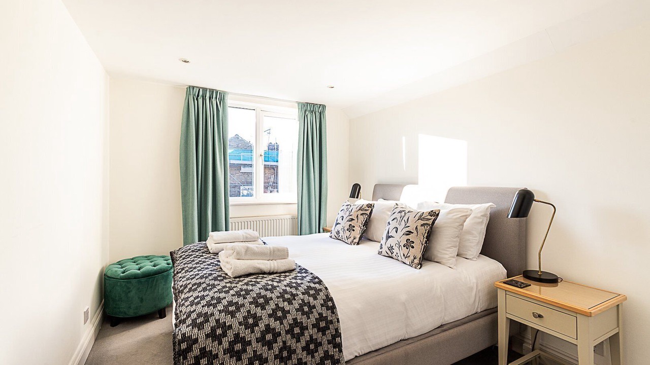 Photo of Bedroom in Ravenscourt Park