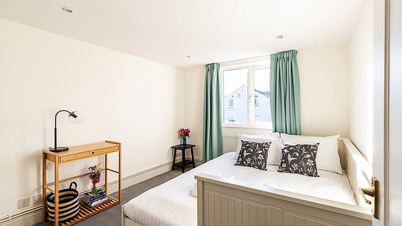 Photo of Bedroom in Ravenscourt Park