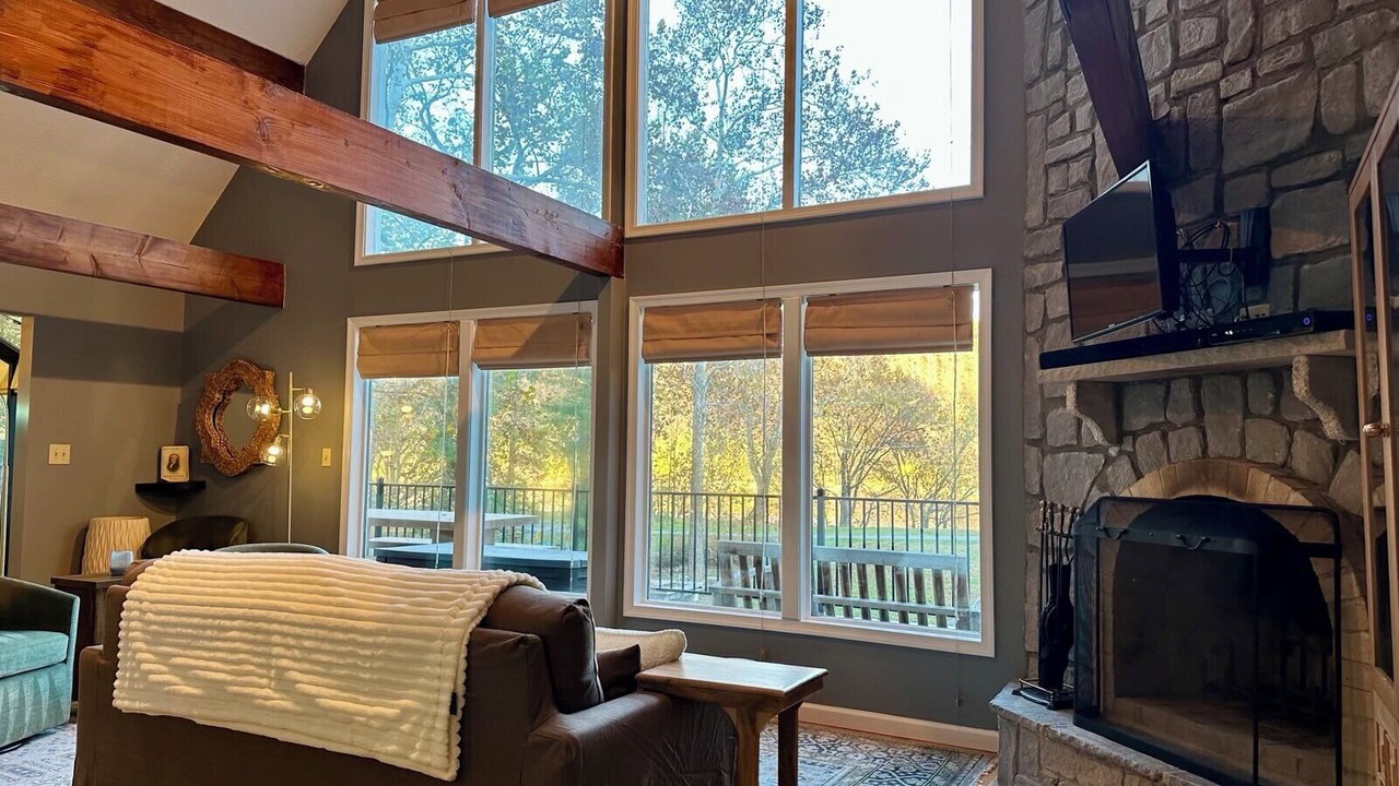 Photo of Livingroom in Bakerton