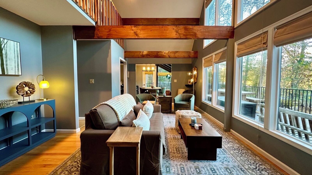 Photo of Livingroom in Bakerton