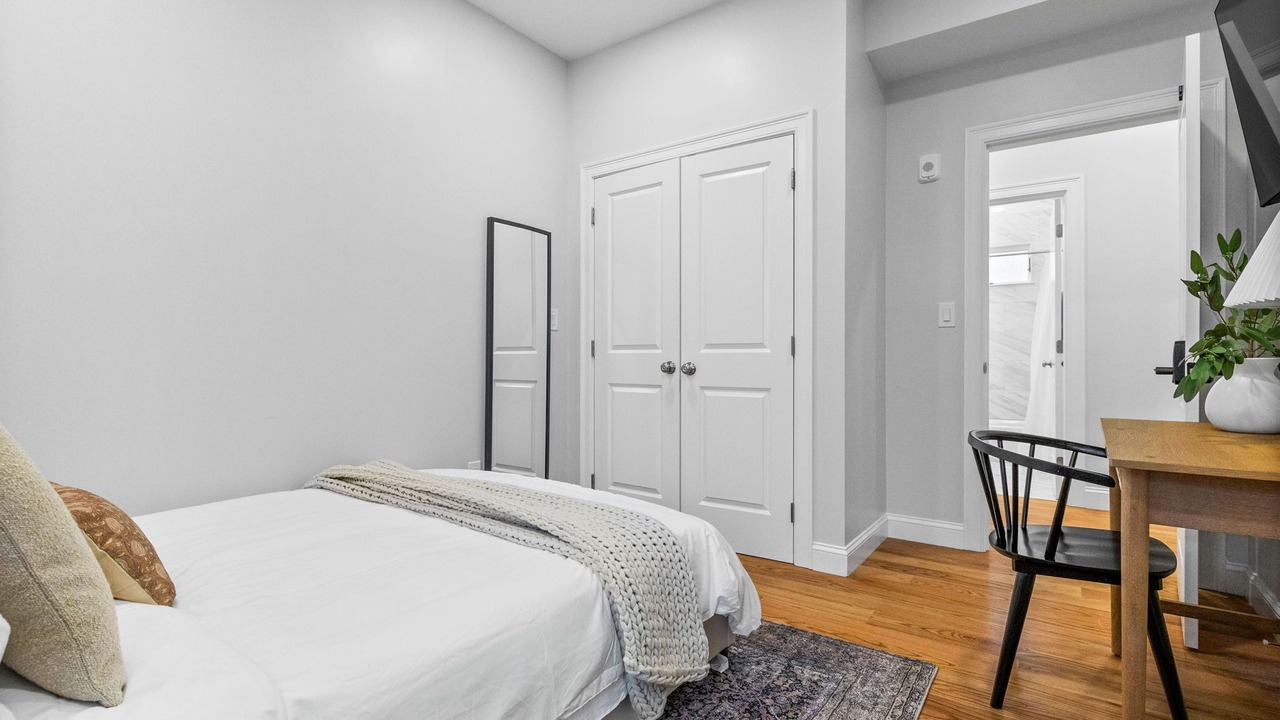 Photo of Bedroom in Central Square