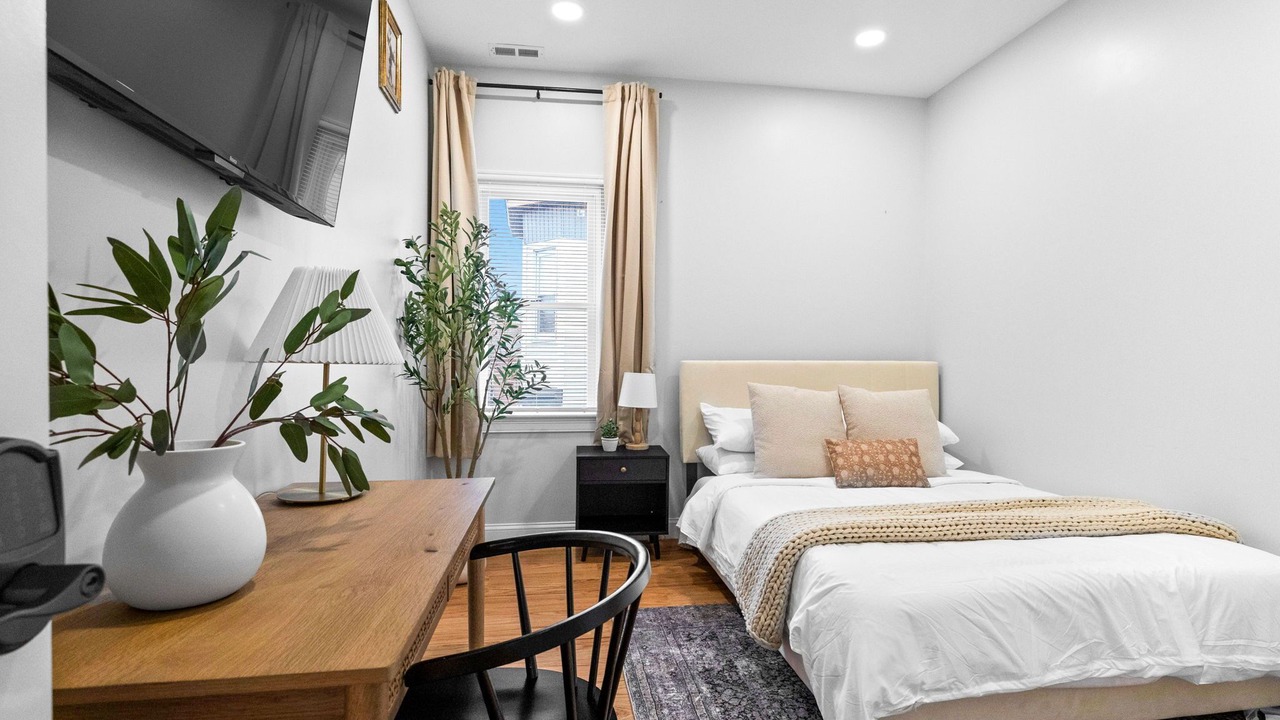 Photo of Bedroom in Central Square