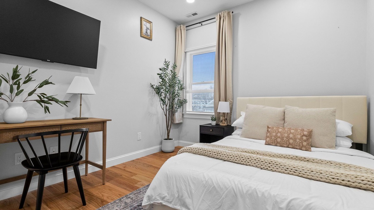 Photo of Bedroom in Central Square