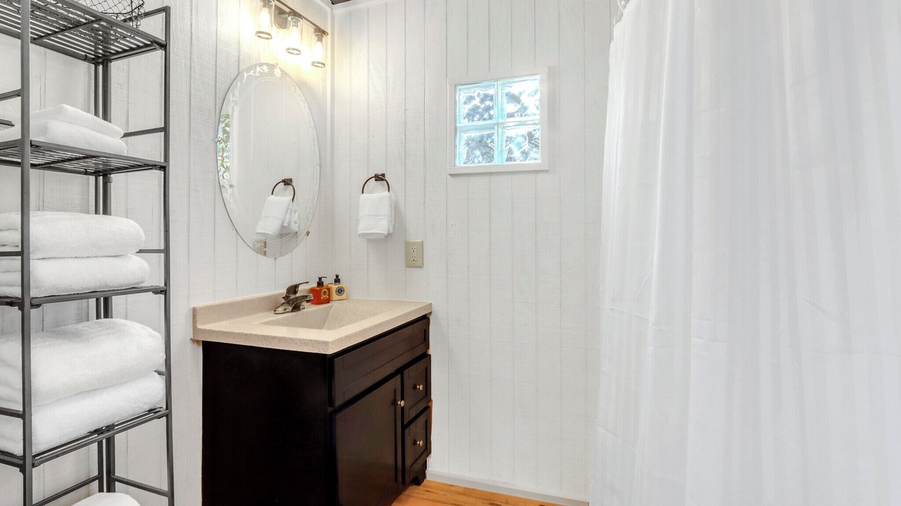 Photo of Bathroom in Blanco