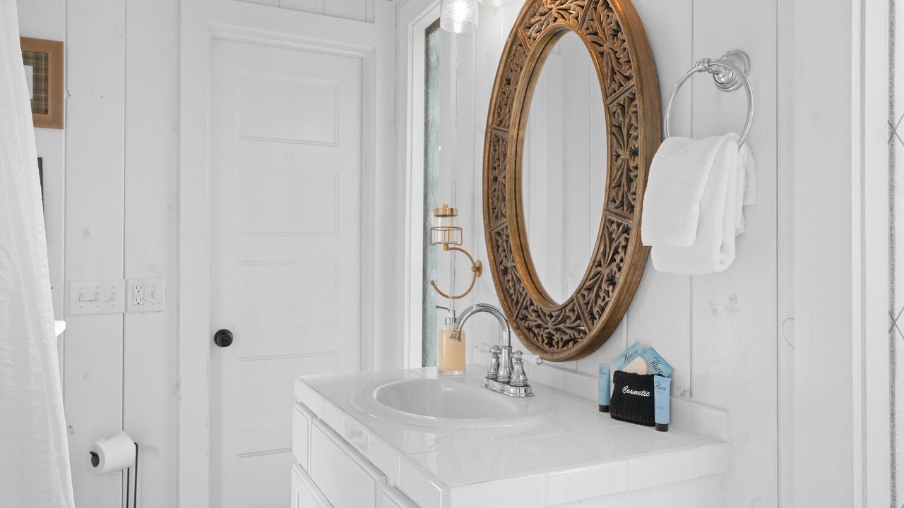 Photo of Bathroom in Blue Eye