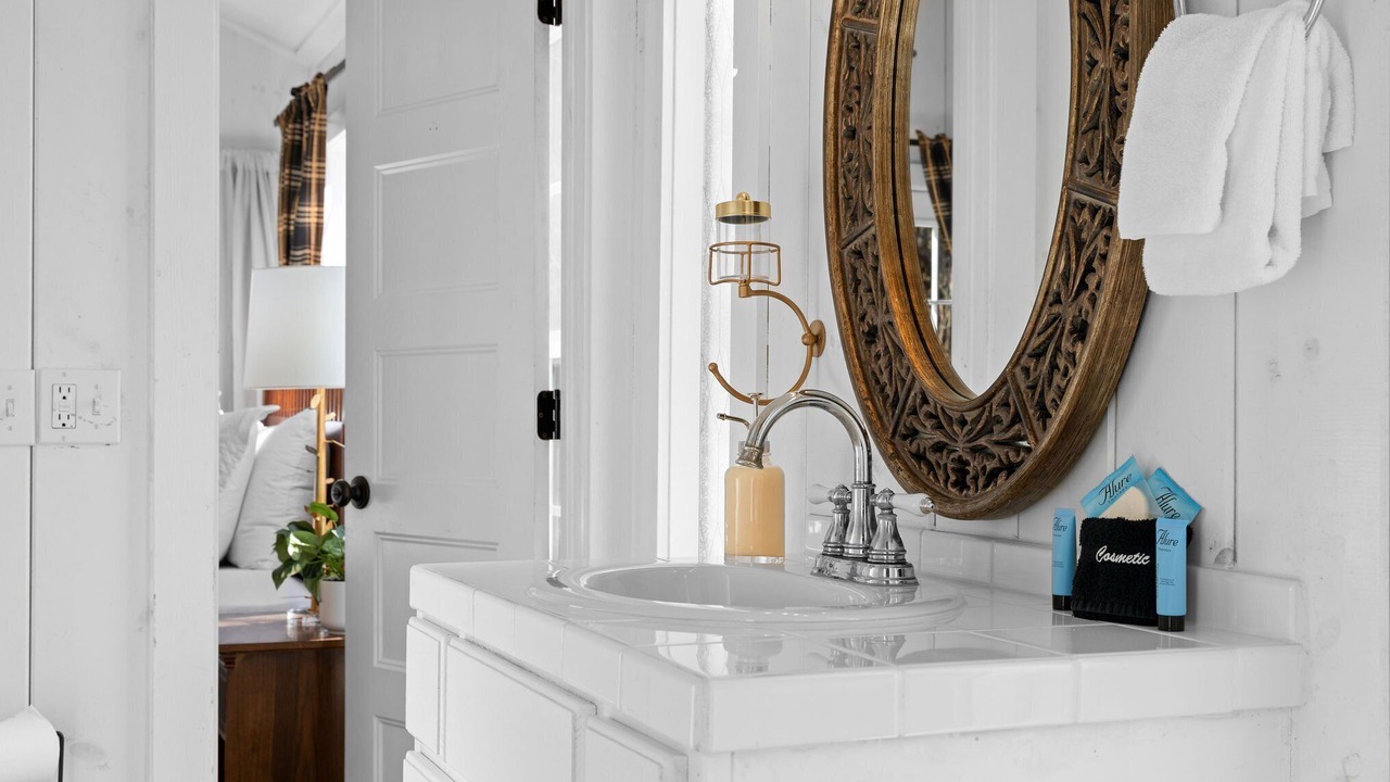 Photo of Bathroom in Blue Eye