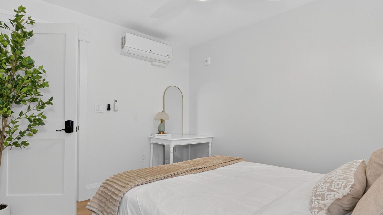 Photo of Bedroom in Mid-Cambridge