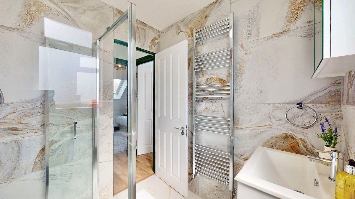 Photo of Bathroom in Tokyngton