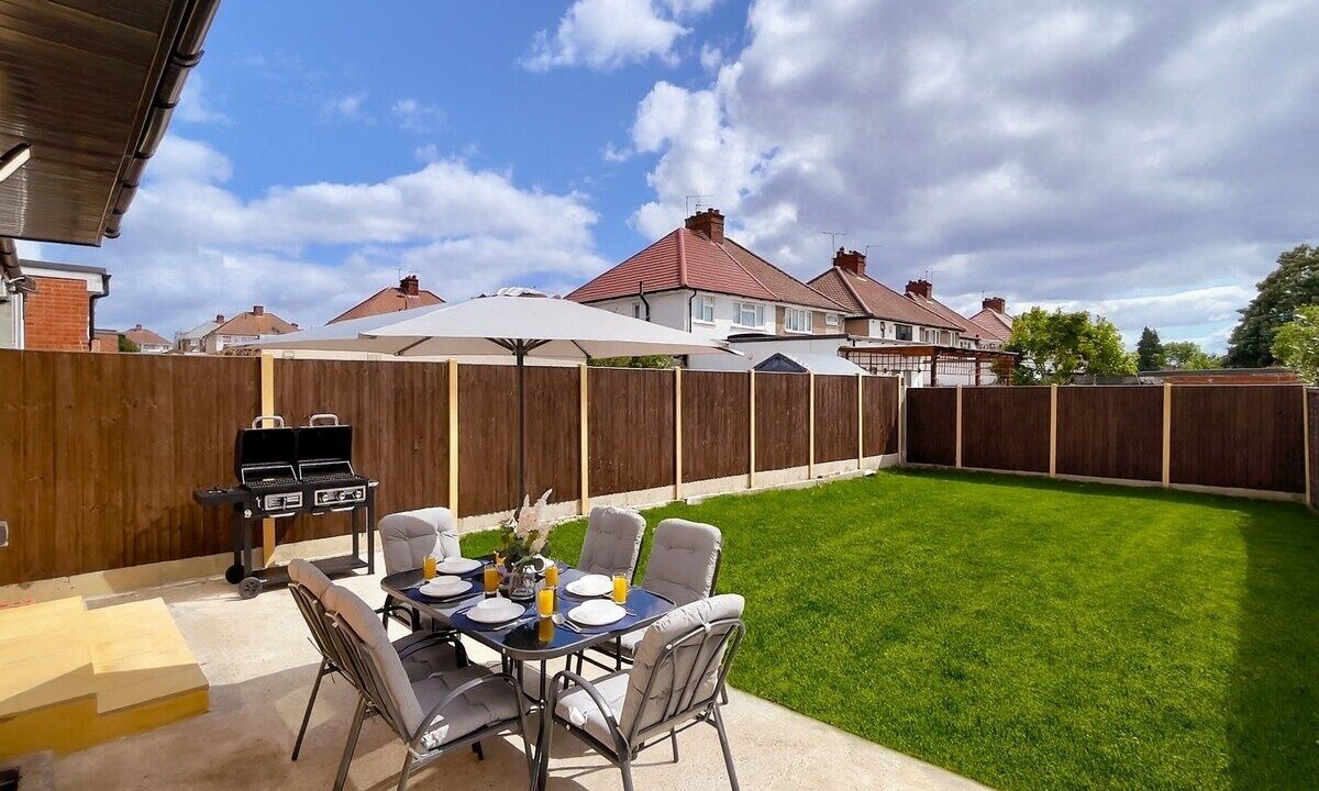 Photo of Outdoor in Tokyngton