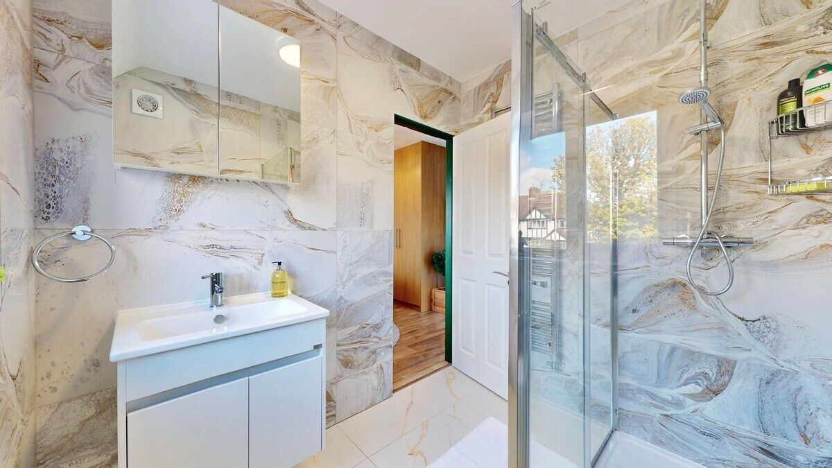 Photo of Bathroom in Tokyngton