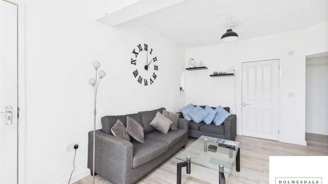 Photo of Livingroom in Weston