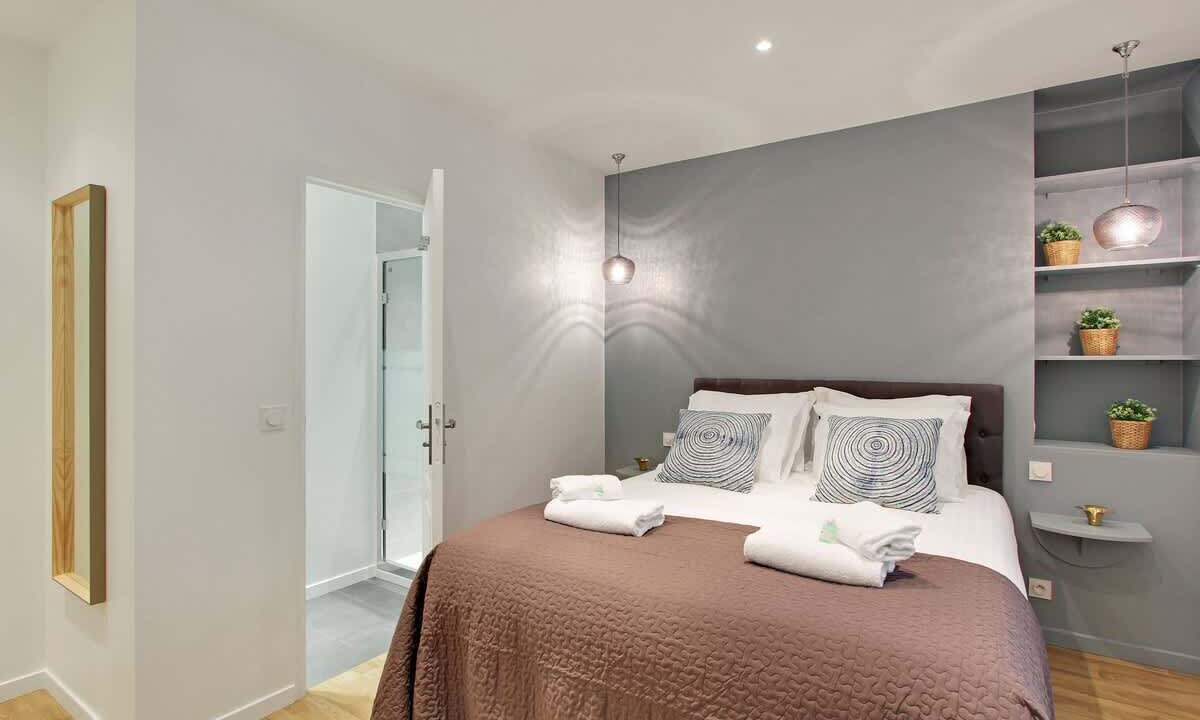 Photo of Bedroom in 8th Arrondissement