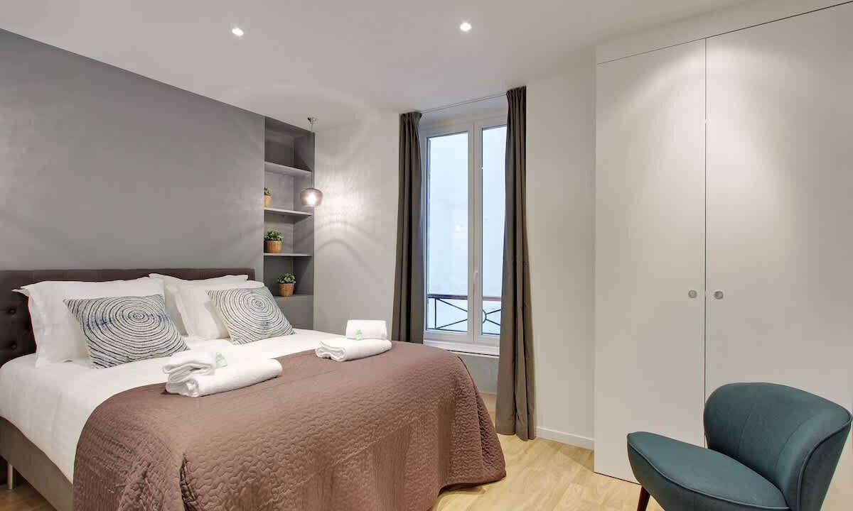 Photo of Bedroom in 8th Arrondissement