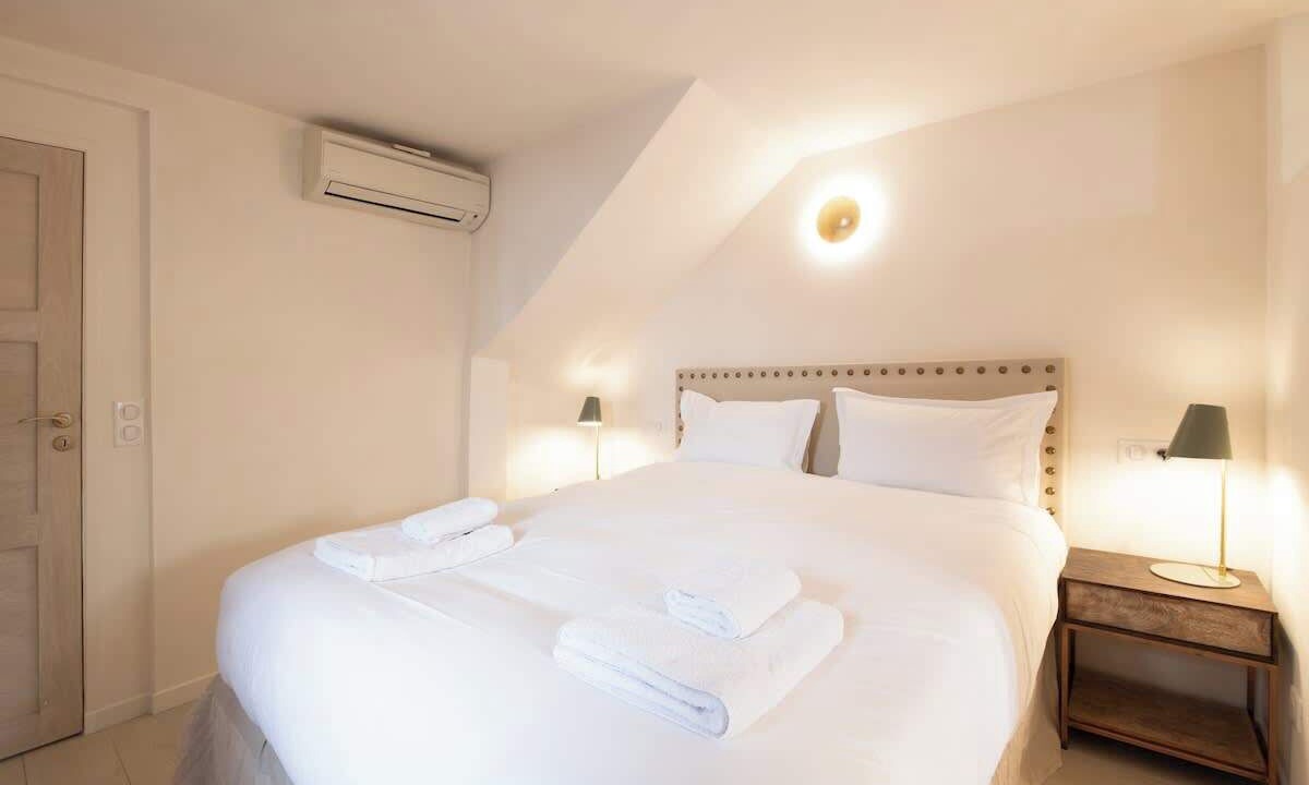 Photo of Bedroom in Saint-Tropez City Centre