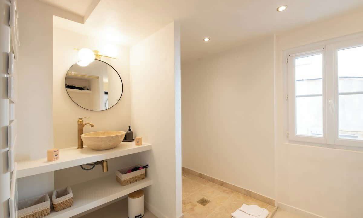 Photo of Bathroom in Saint-Tropez City Centre