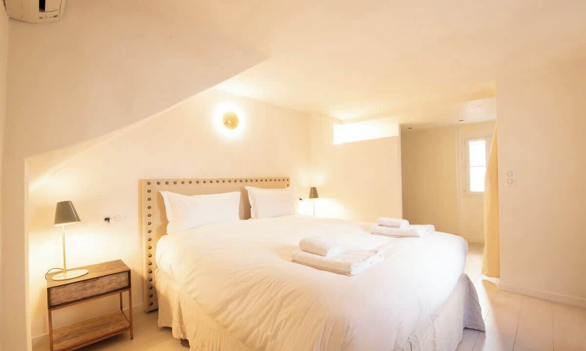 Photo of Bedroom in Saint-Tropez City Centre