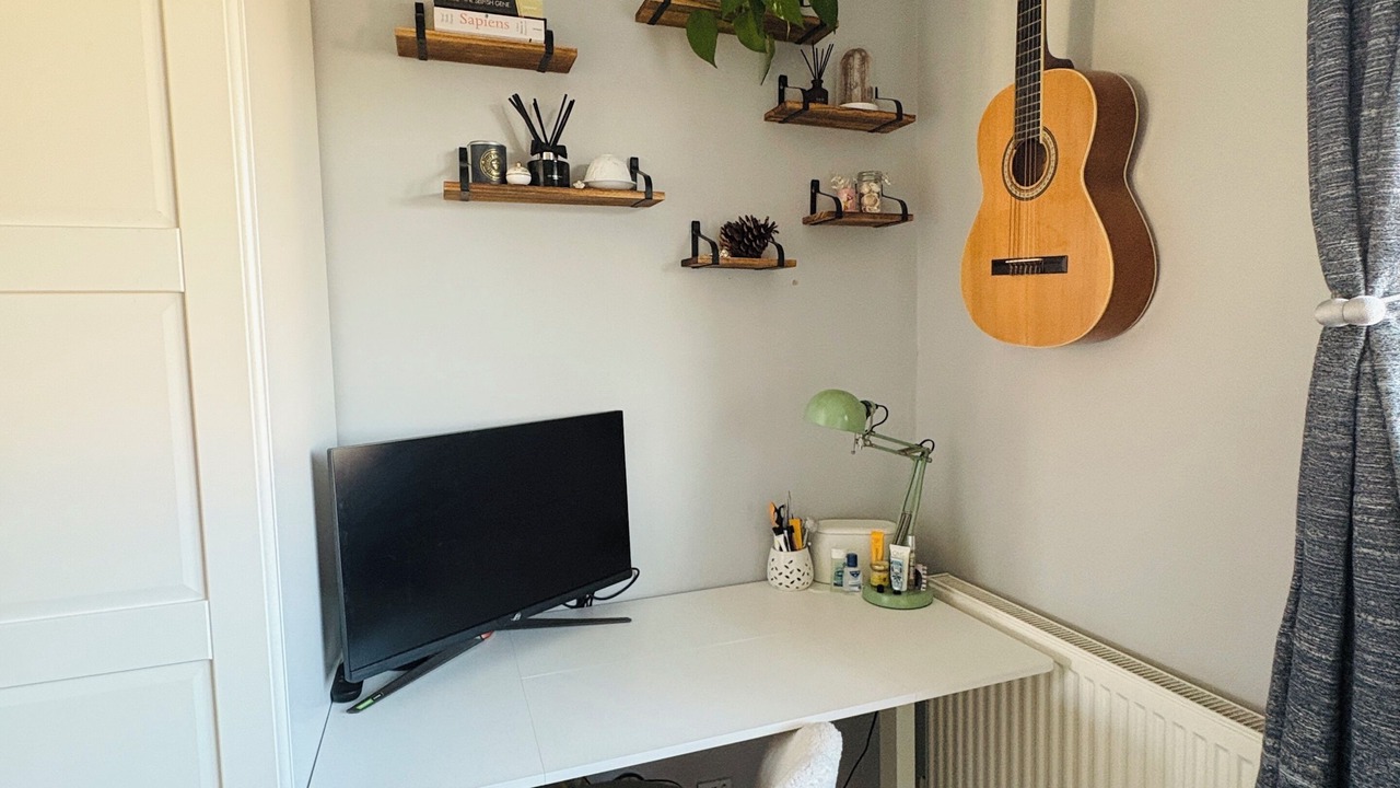 Photo of Others in Elmers End