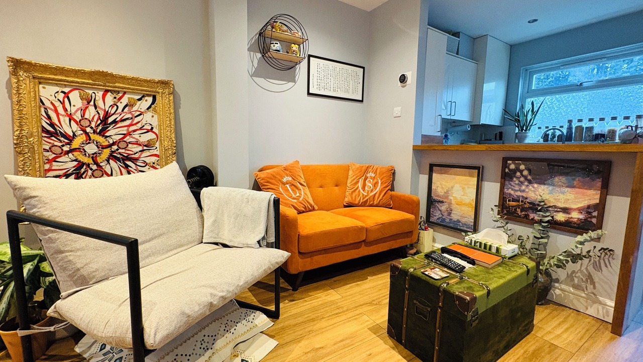 Photo of Livingroom in Elmers End