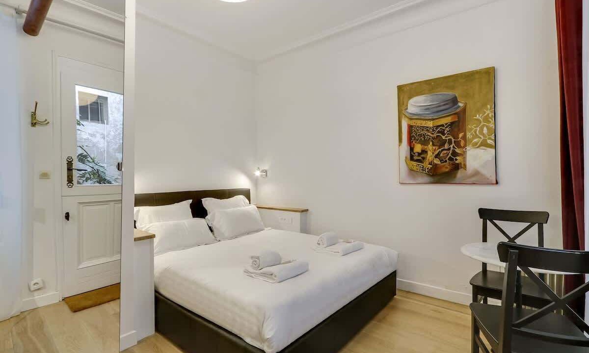 Photo of Bedroom in Notre-Dame-des-Champs