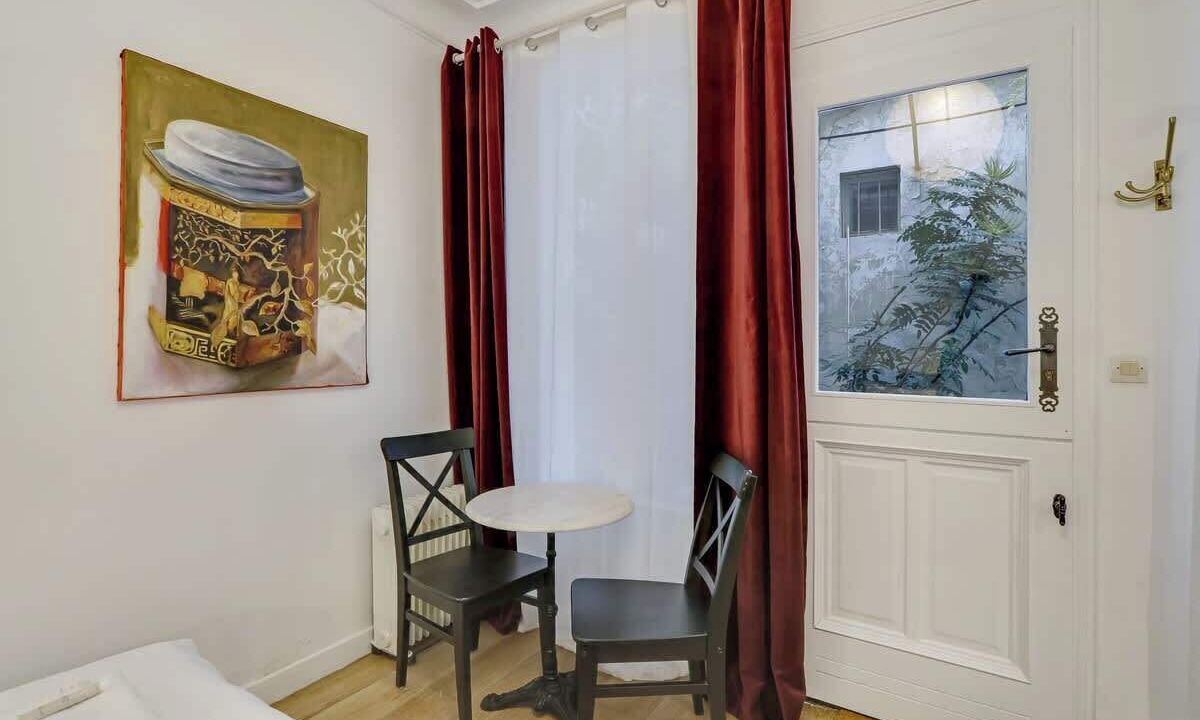 Photo of Bedroom in Notre-Dame-des-Champs