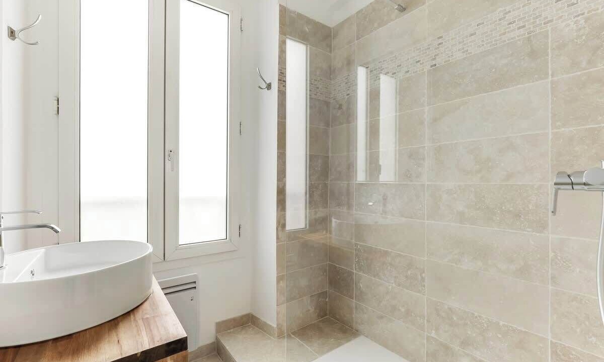 Photo of Bathroom in Charonne