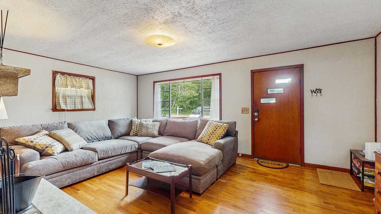 Photo of Livingroom in Lone Mountain