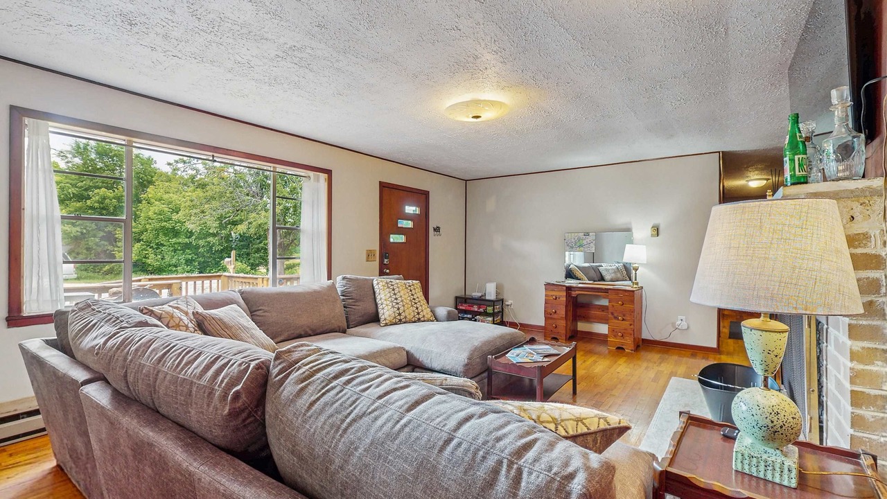 Photo of Livingroom in Lone Mountain
