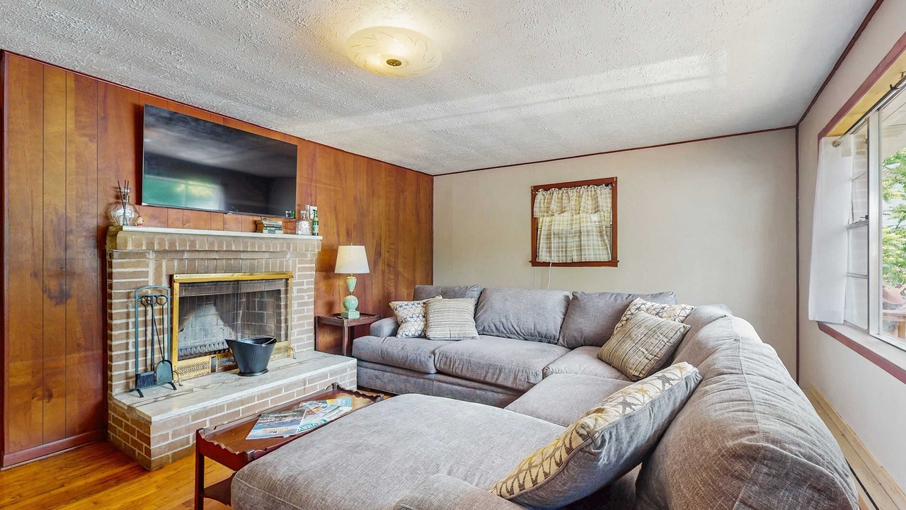 Photo of Livingroom in Lone Mountain