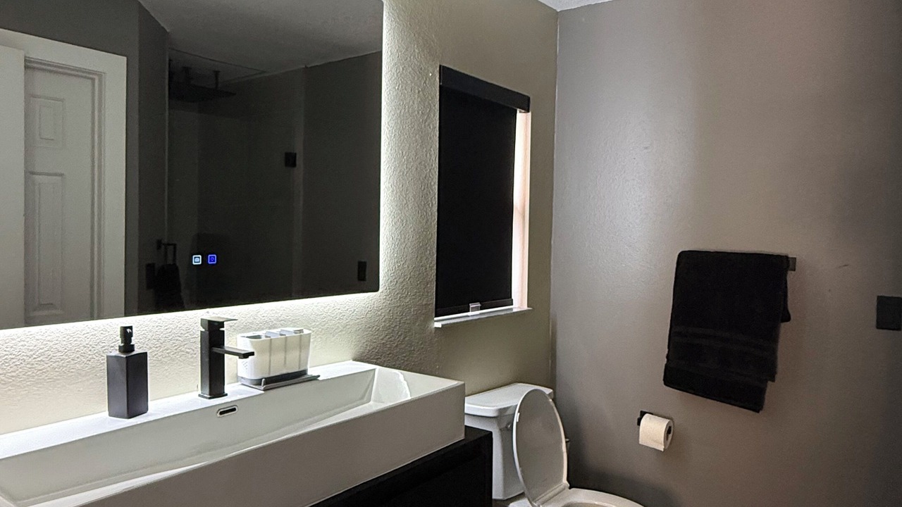 Photo of Bathroom in Lake Wilson Preserve