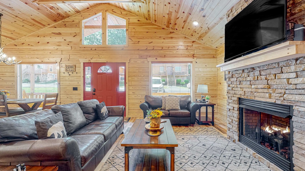 Photo of Livingroom in White Oak Lodge