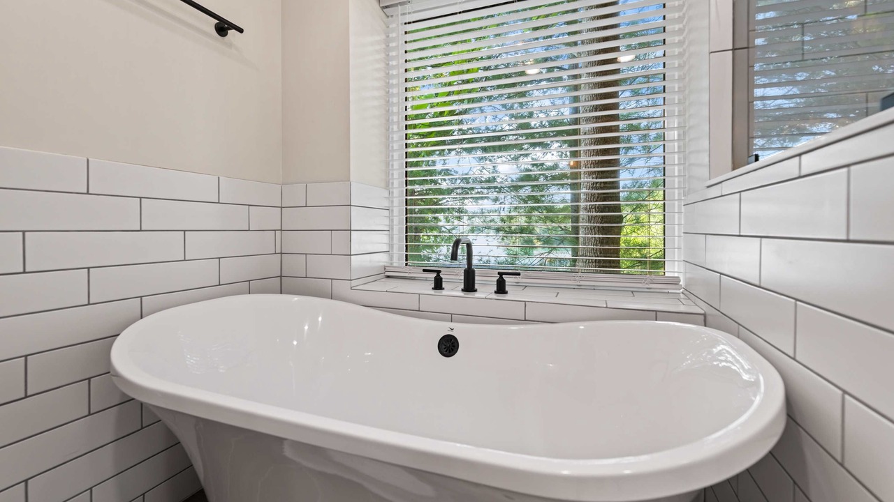 Photo of Bathroom in La Follette