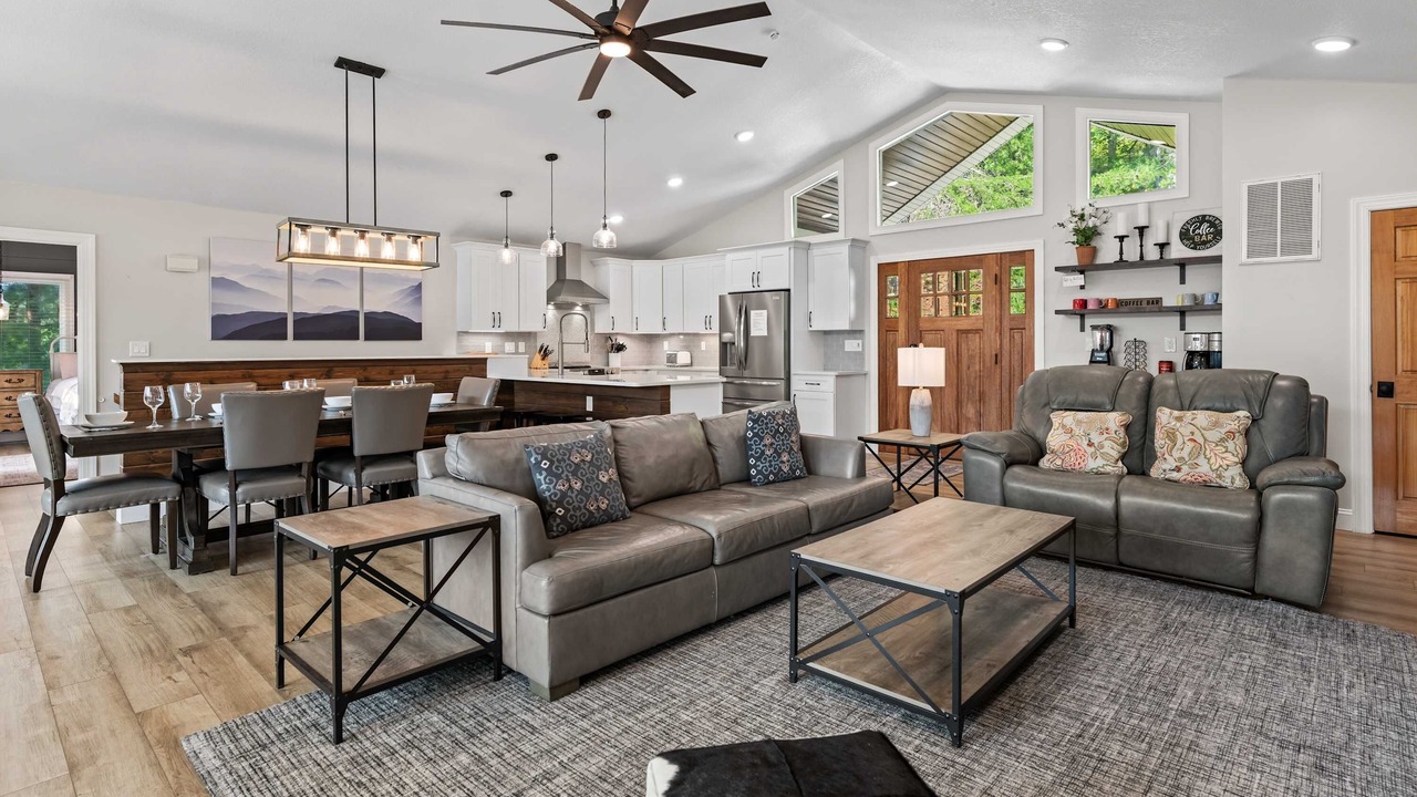 Photo of Livingroom in La Follette