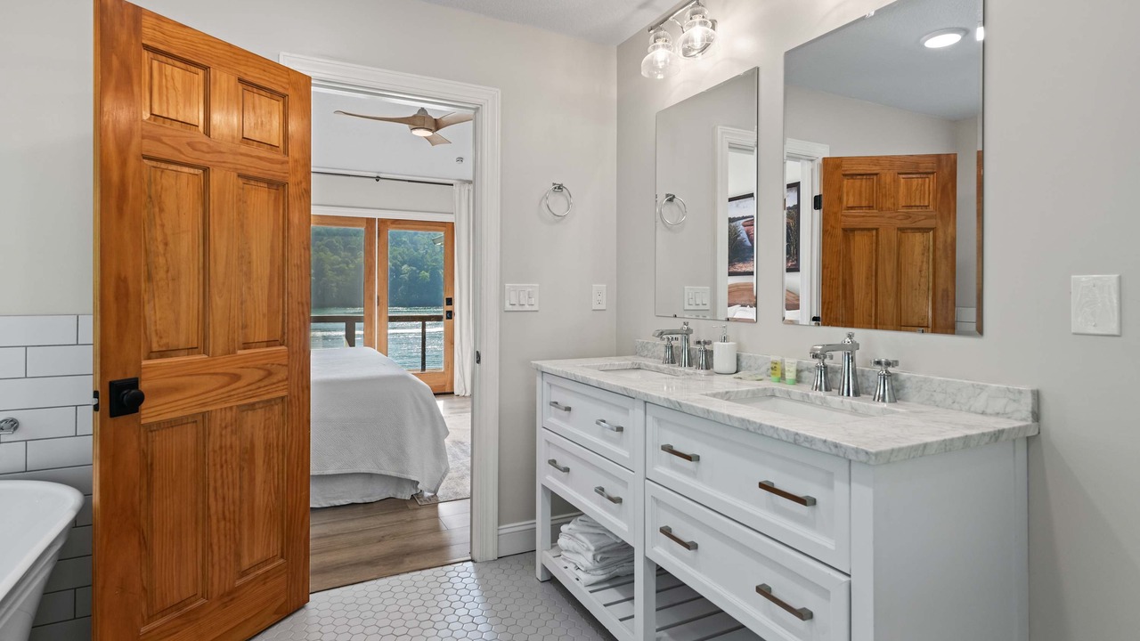 Photo of Bathroom in La Follette