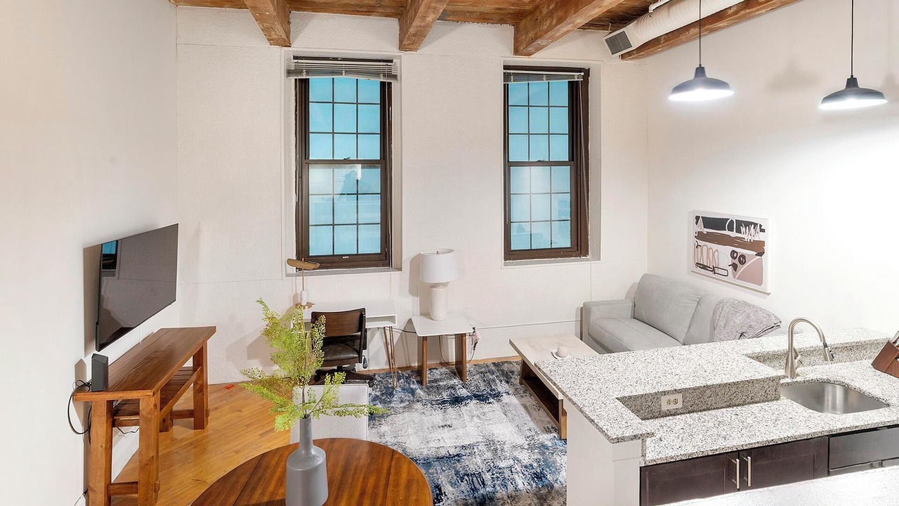 Photo of Livingroom in Downtown Baltimore