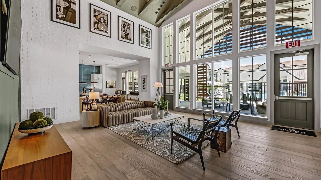 Photo of Livingroom in Weston