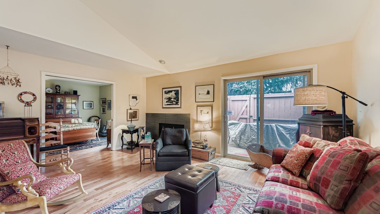 Photo of Bedroom in Glenwood Grove - North Iris