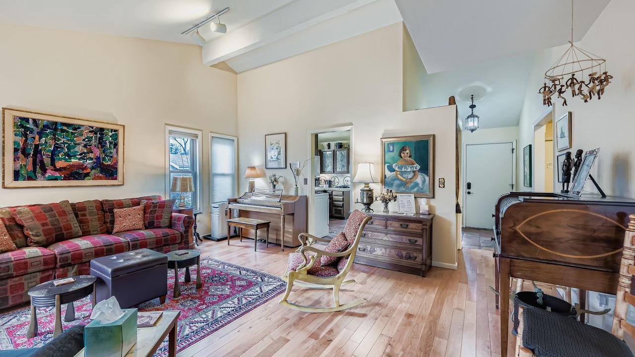 Photo of Bedroom in Glenwood Grove - North Iris