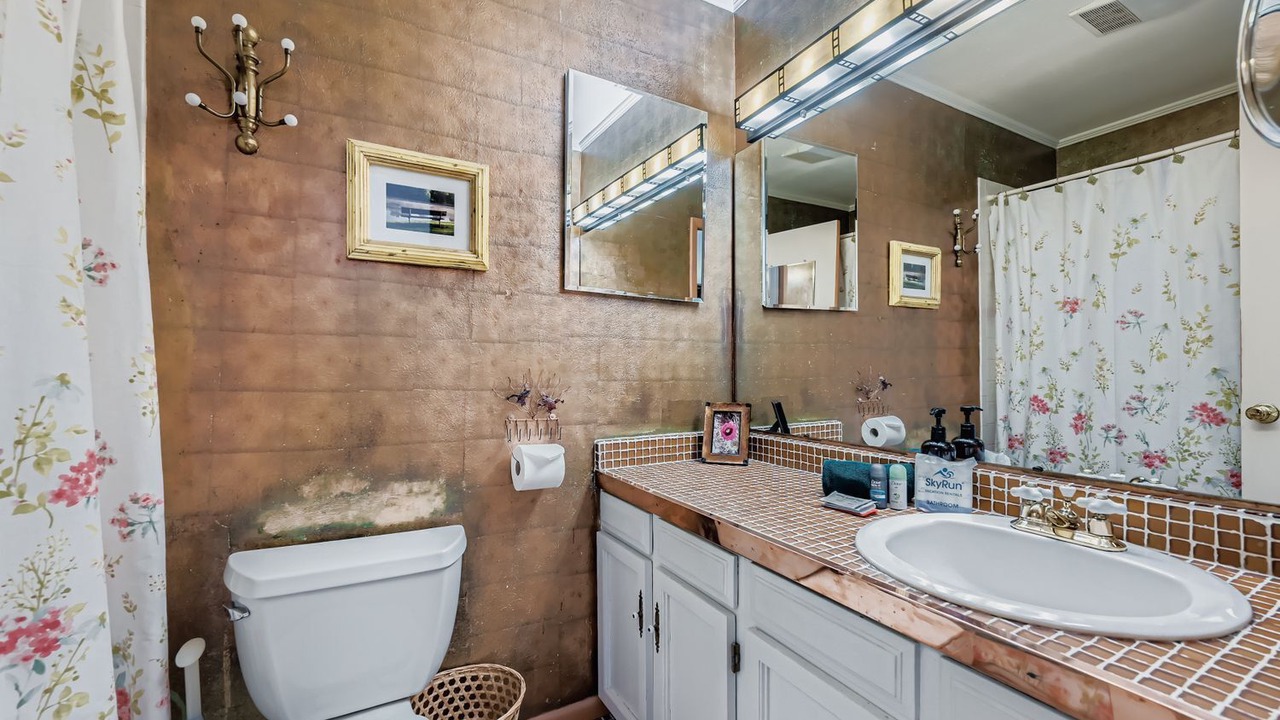 Photo of Bathroom in Glenwood Grove - North Iris