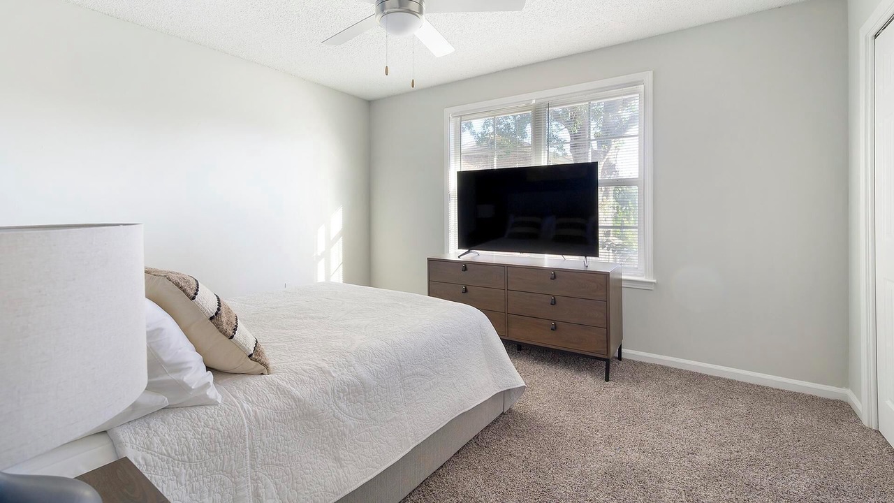 Photo of Bedroom in Hendersonville
