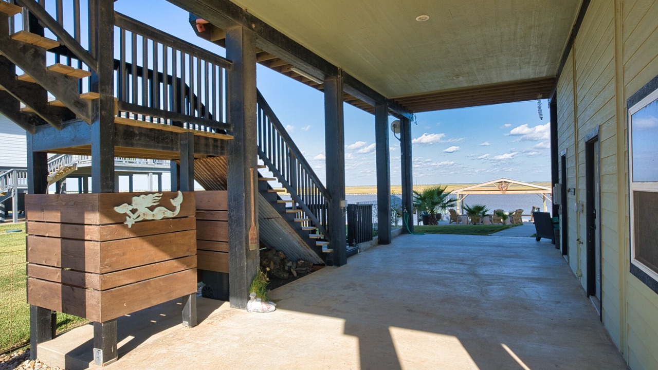 Photo of Patio Balcony in Cedar Lane