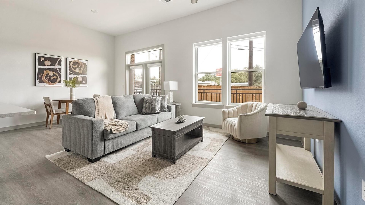 Photo of Livingroom in MLK
