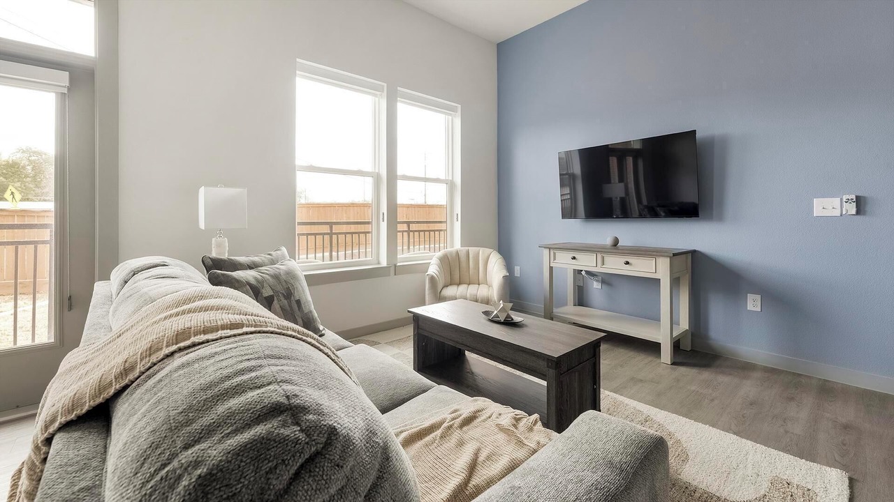 Photo of Livingroom in MLK