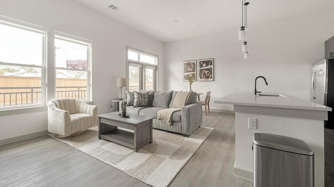 Photo of Livingroom in MLK